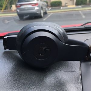 Wireless beats head phones